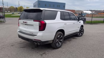 2025 White GMC Yukon AT4 4X4 SUV