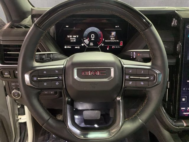 2025 White GMC Yukon AT4 4X4 SUV