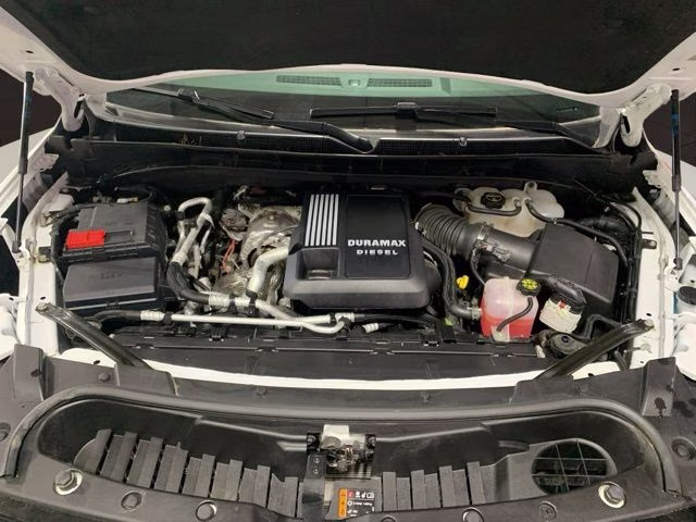 2025 White GMC Yukon AT4 4X4 SUV