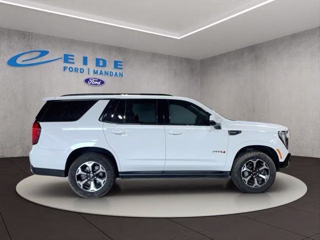 2025 White GMC Yukon AT4 4X4 SUV