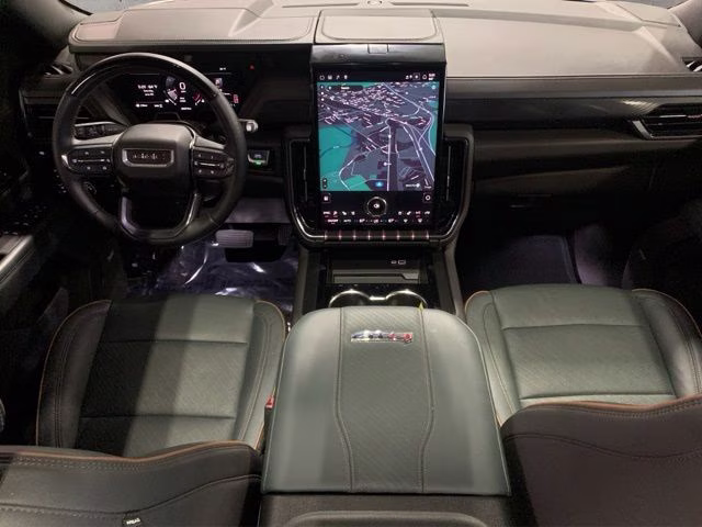2025 White GMC Yukon AT4 4X4 SUV