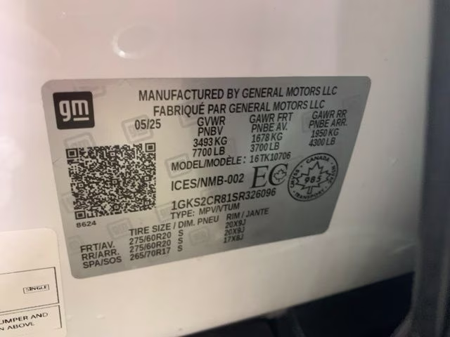 2025 White GMC Yukon AT4 4X4 SUV