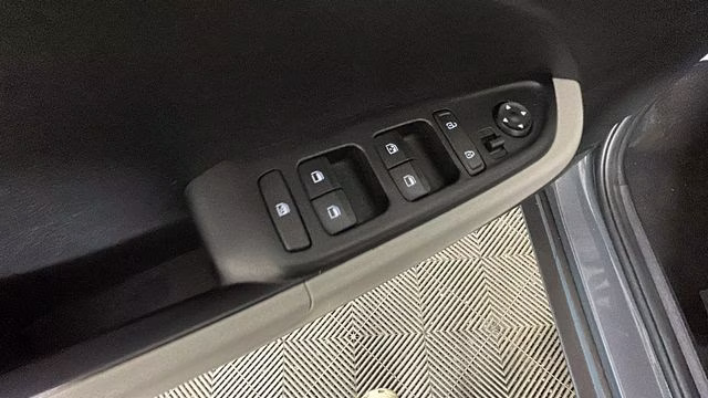 2025 Ecotronic Gray Hyundai Venue SEL FWD SUV