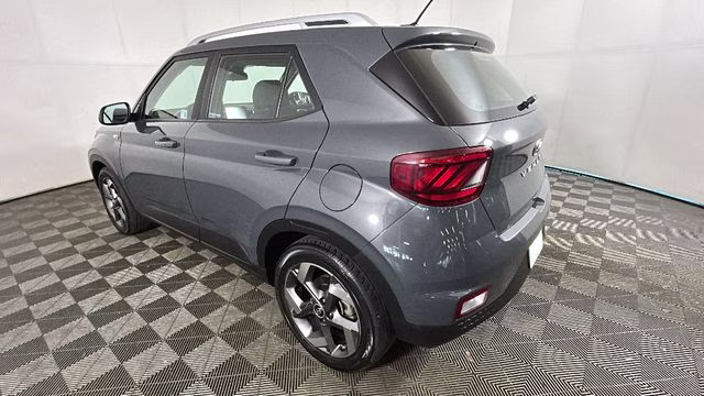 2025 Ecotronic Gray Hyundai Venue SEL FWD SUV