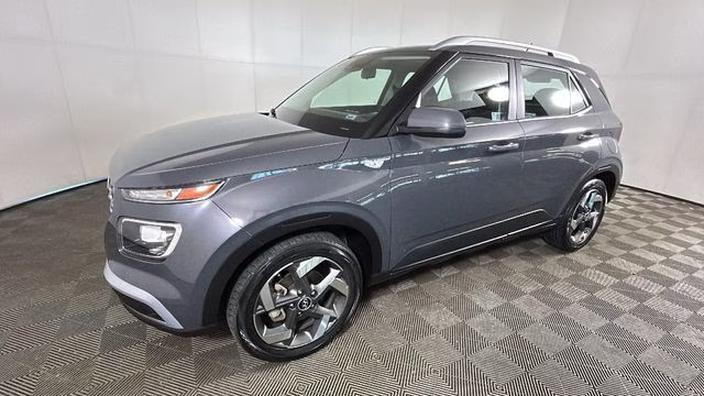 2025 Ecotronic Gray Hyundai Venue SEL FWD SUV