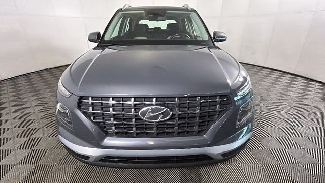 2025 Ecotronic Gray Hyundai Venue SEL FWD SUV