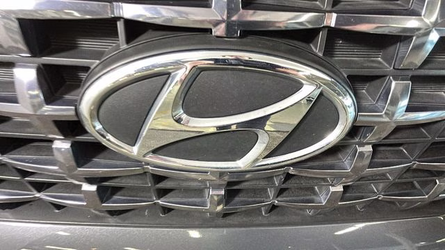 2025 Ecotronic Gray Hyundai Venue SEL FWD SUV