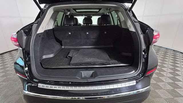 2022 Magnetic Black Pearl Nissan Murano SL AWD SUV