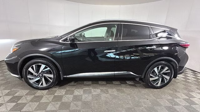 2022 Magnetic Black Pearl Nissan Murano SL AWD SUV