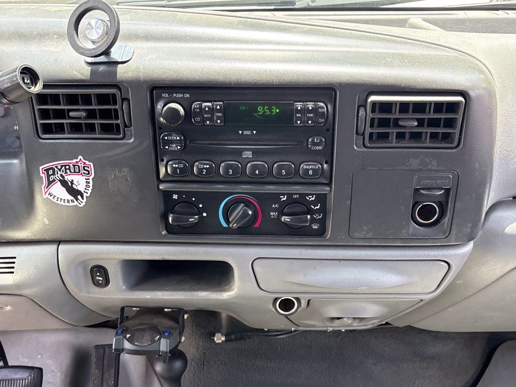 2004 Oxford White Clearcoat Ford Super Duty F-550 DRW XL 4X4 Chassis