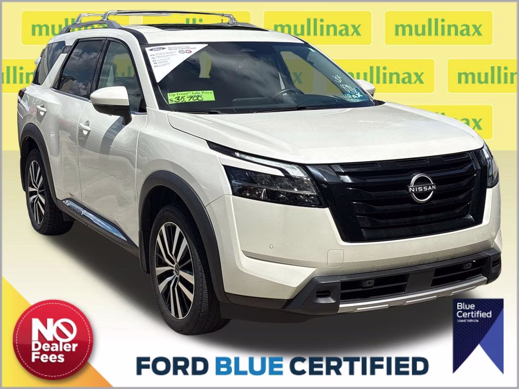 2024 Pearl White Tricoat Nissan Pathfinder Platinum FWD SUV