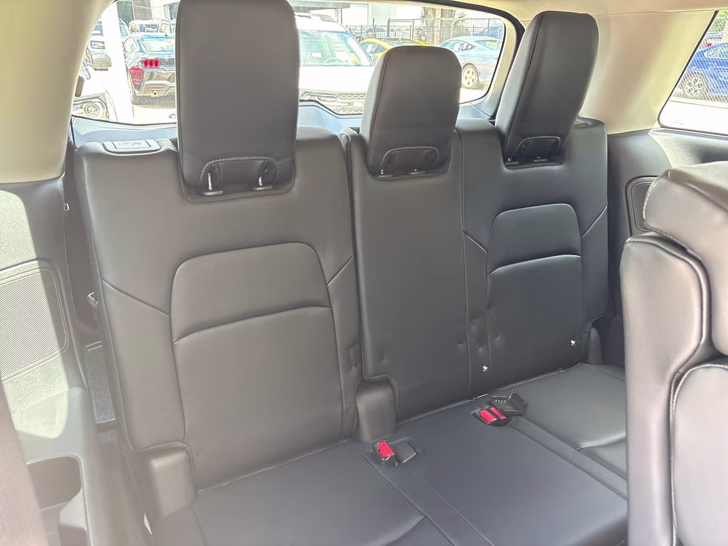 2024 Pearl White Tricoat Nissan Pathfinder Platinum FWD SUV