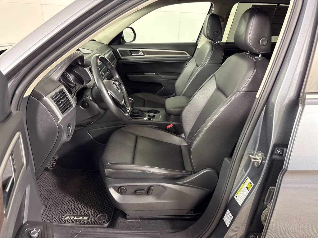 2019 Platinum Gray Metallic Volkswagen Atlas 3.6L V6 SE AWD SUV