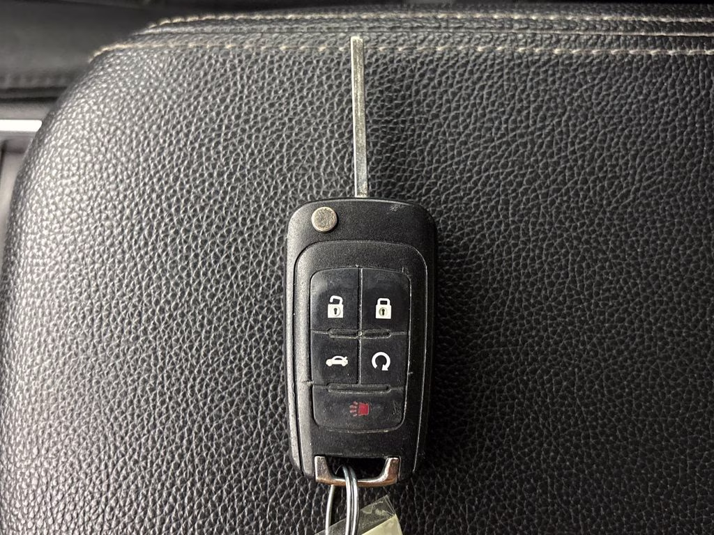 2017 Iridescent Pearl Tricoat Chevrolet Impala LT FWD Sedan