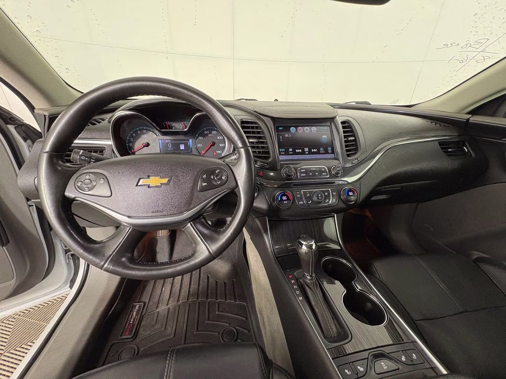 2017 Iridescent Pearl Tricoat Chevrolet Impala LT FWD Sedan