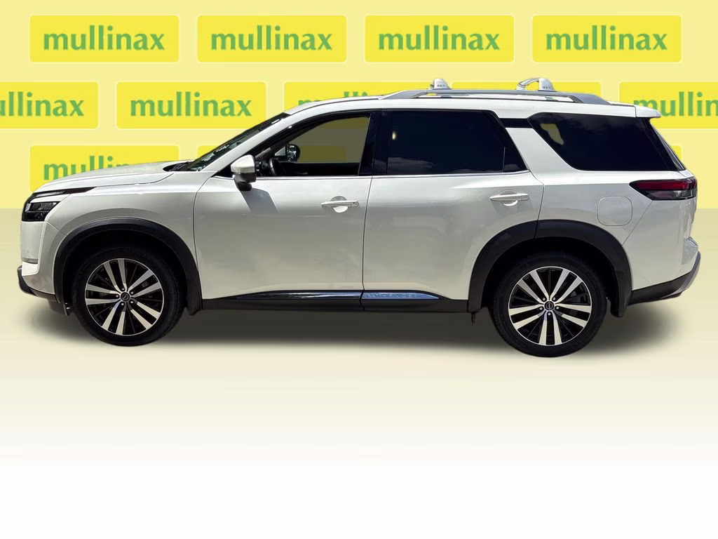 2024 Pearl White Tricoat Nissan Pathfinder Platinum FWD SUV