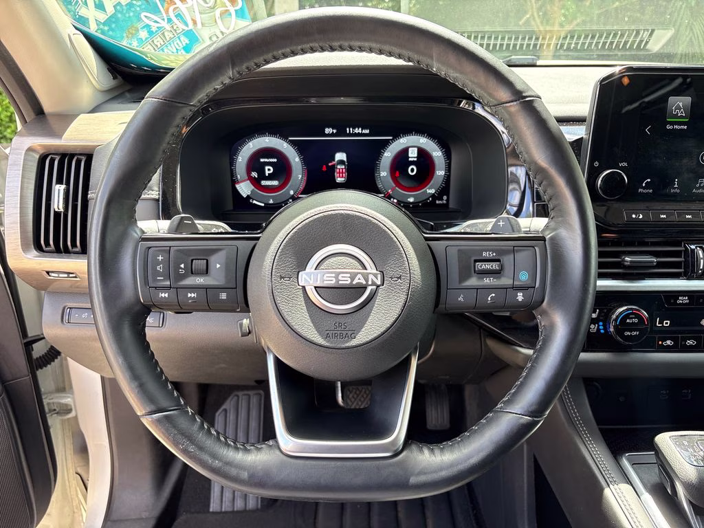 2024 Pearl White Tricoat Nissan Pathfinder Platinum FWD SUV