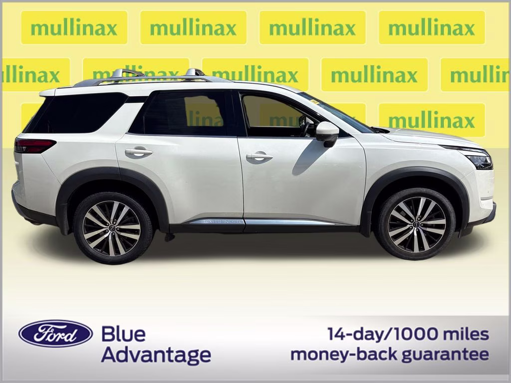 2024 Pearl White Tricoat Nissan Pathfinder Platinum FWD SUV