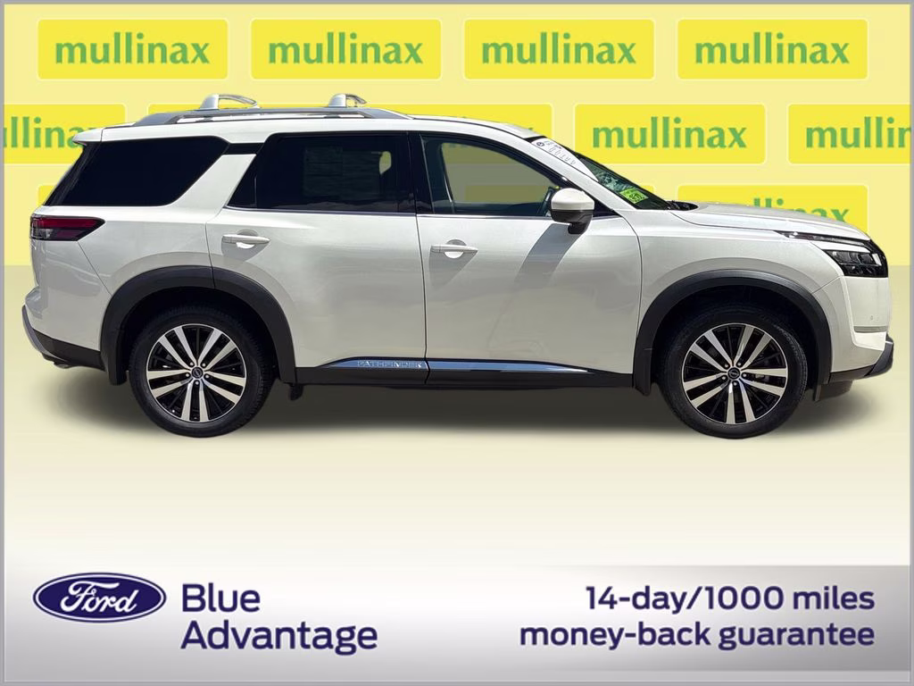 2024 Pearl White Tricoat Nissan Pathfinder Platinum FWD SUV