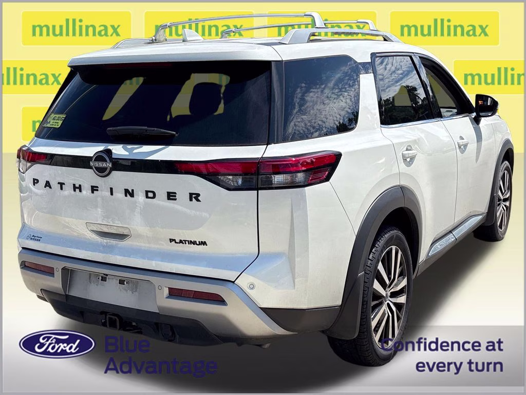 2024 Pearl White Tricoat Nissan Pathfinder Platinum FWD SUV