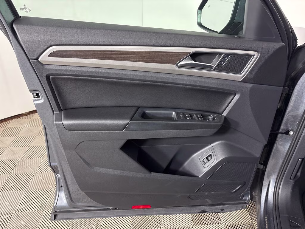 2019 Platinum Gray Metallic Volkswagen Atlas 3.6L V6 SE AWD SUV