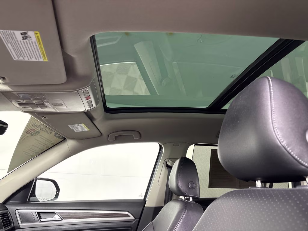 2019 Platinum Gray Metallic Volkswagen Atlas 3.6L V6 SE AWD SUV