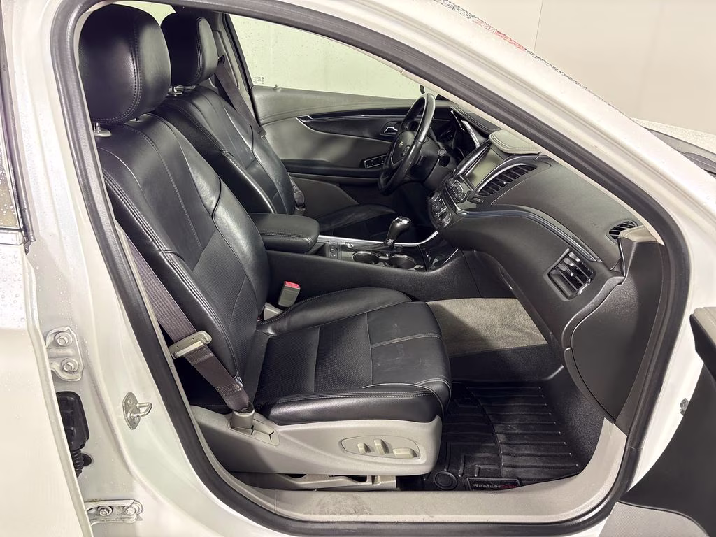 2017 Iridescent Pearl Tricoat Chevrolet Impala LT FWD Sedan