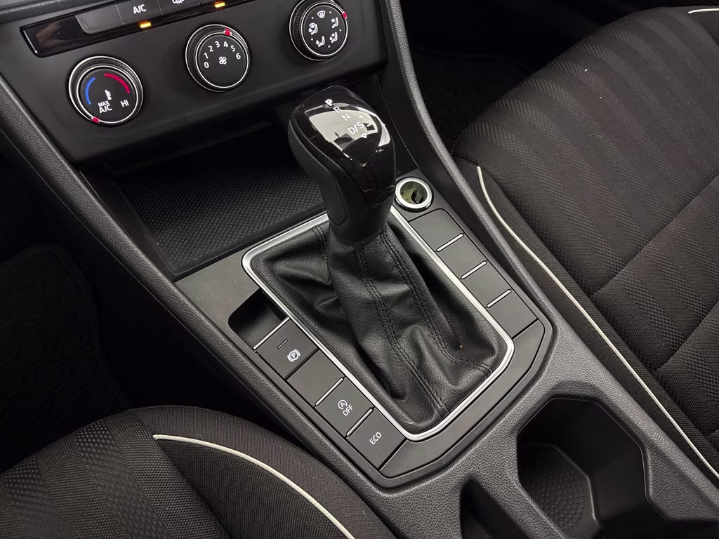 2022 Pyrite Silver Metallic Volkswagen Jetta 1.5T Sport FWD Sedan
