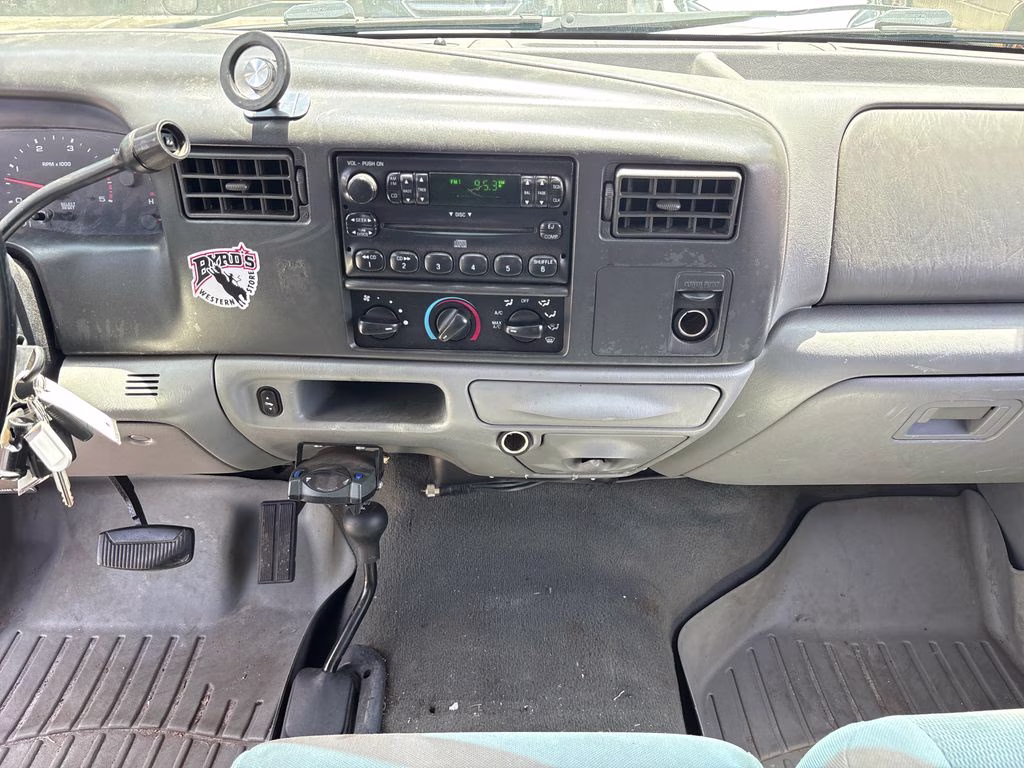 2004 Oxford White Clearcoat Ford Super Duty F-550 DRW XL 4X4 Chassis