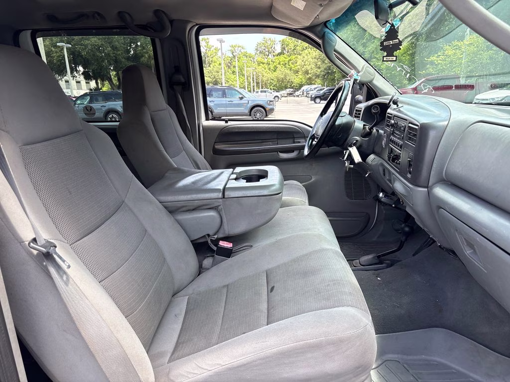 2004 Oxford White Clearcoat Ford Super Duty F-550 DRW XL 4X4 Chassis