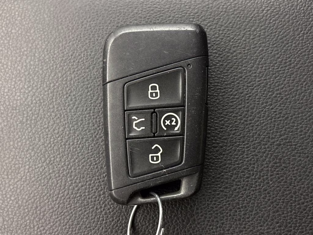 2019 Platinum Gray Metallic Volkswagen Atlas 3.6L V6 SE AWD SUV