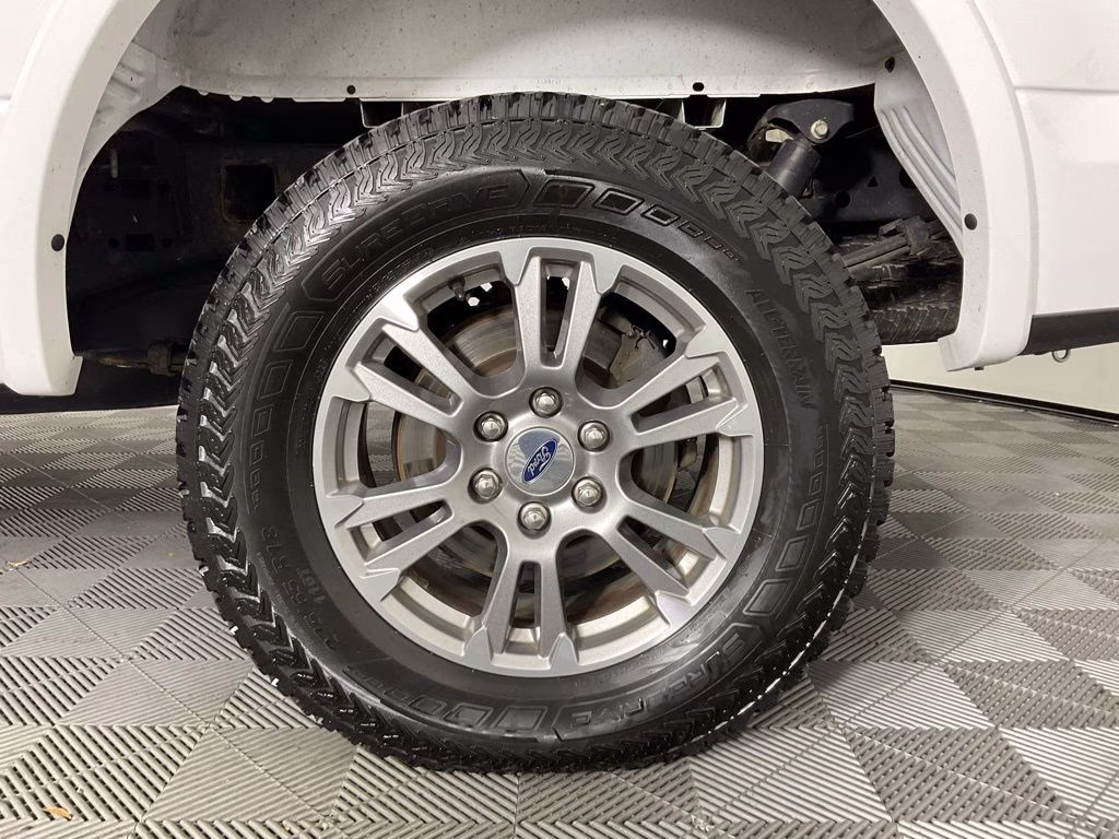 2020 Oxford White Ford F-150 Lariat 4X4 Truck
