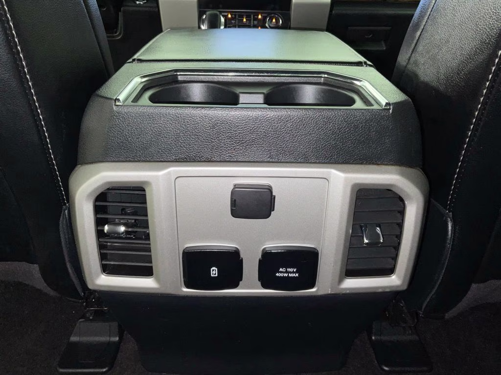 2020 Oxford White Ford F-150 Lariat 4X4 Truck