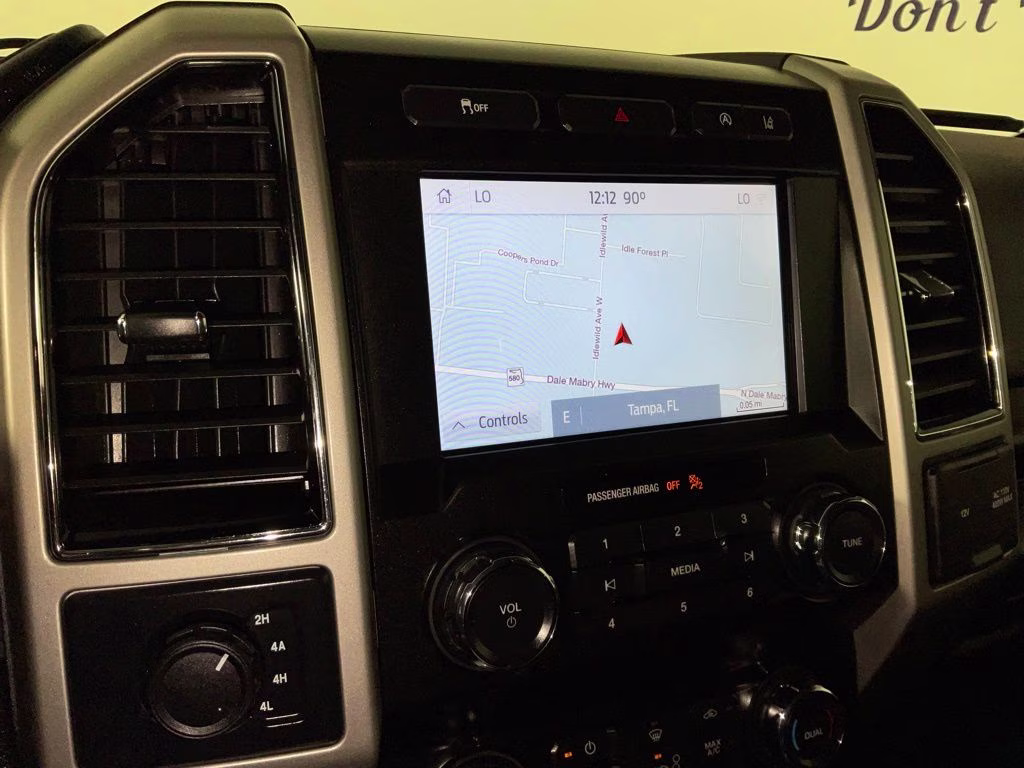 2020 Oxford White Ford F-150 Lariat 4X4 Truck