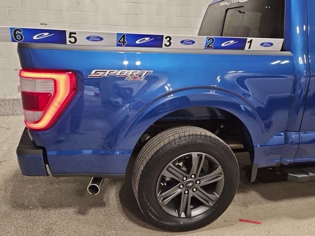 2023 Atlas Blue Metallic Ford F-150 Lariat 4X4 Truck