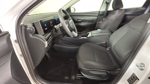 2026 White Pearl Hyundai Tucson SE AWD SUV