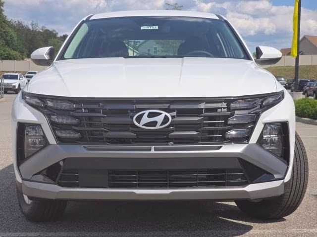 2026 White Pearl Hyundai Tucson SE AWD SUV