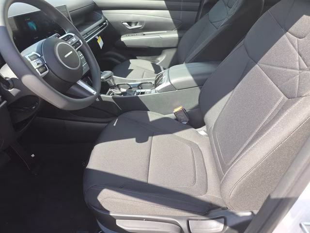 2026 White Pearl Hyundai Tucson SE AWD SUV