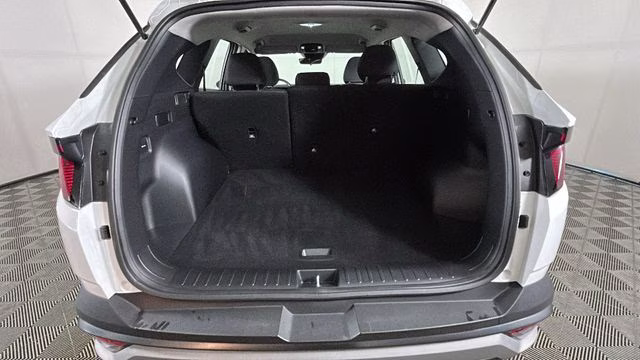 2026 White Pearl Hyundai Tucson SE AWD SUV