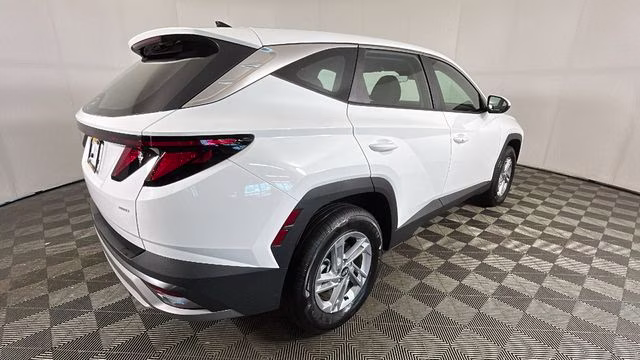 2026 White Pearl Hyundai Tucson SE AWD SUV