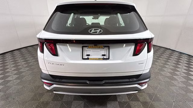 2026 White Pearl Hyundai Tucson SE AWD SUV