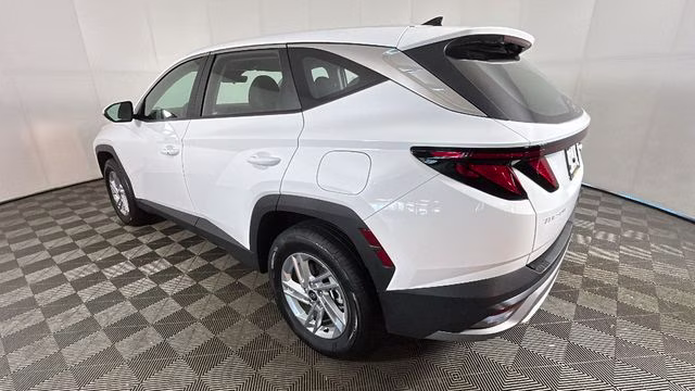 2026 White Pearl Hyundai Tucson SE AWD SUV