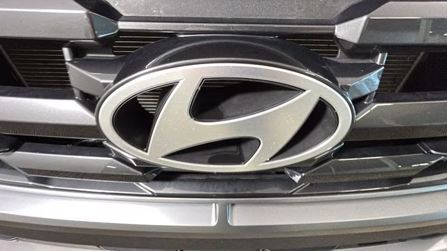 2026 White Pearl Hyundai Tucson SE AWD SUV