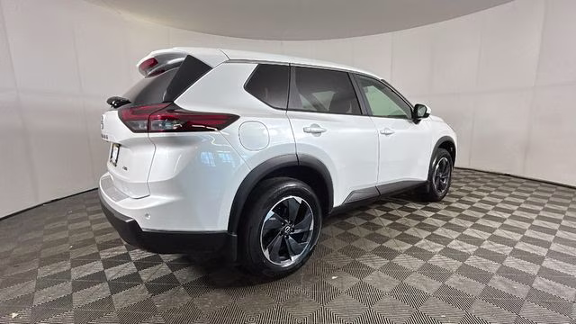 2026 Everest White Pearl Tricoat Nissan Rogue SV AWD SUV