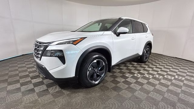 2026 Everest White Pearl Tricoat Nissan Rogue SV AWD SUV
