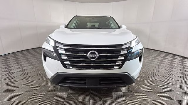 2026 Everest White Pearl Tricoat Nissan Rogue SV AWD SUV
