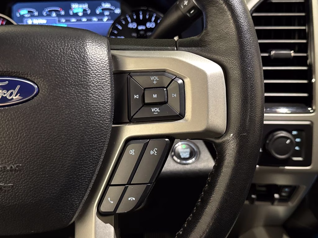 2021 Star White Metallic Tri-Coat Ford Super Duty F-250 SRW Lariat 4X4 Truck