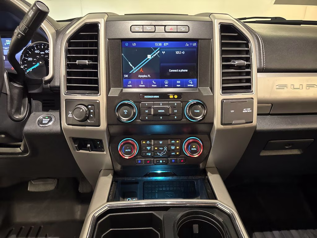 2021 Star White Metallic Tri-Coat Ford Super Duty F-250 SRW Lariat 4X4 Truck