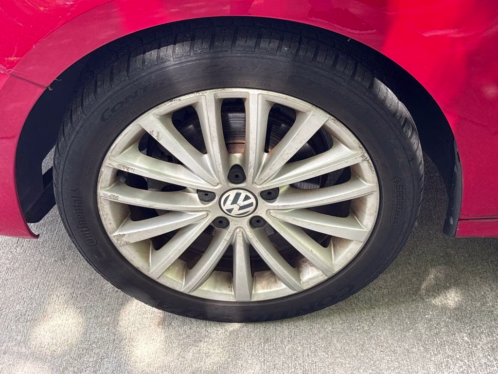 2013 Tornado Red Volkswagen Jetta TDI FWD Sedan