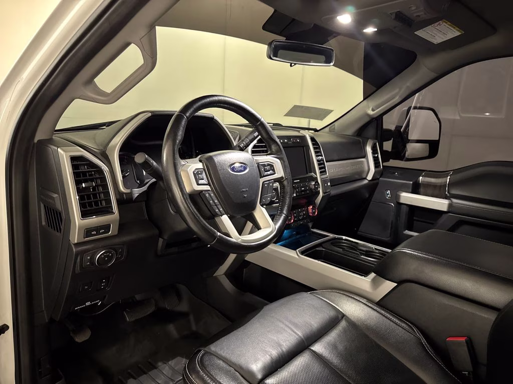 2021 Star White Metallic Tri-Coat Ford Super Duty F-250 SRW Lariat 4X4 Truck
